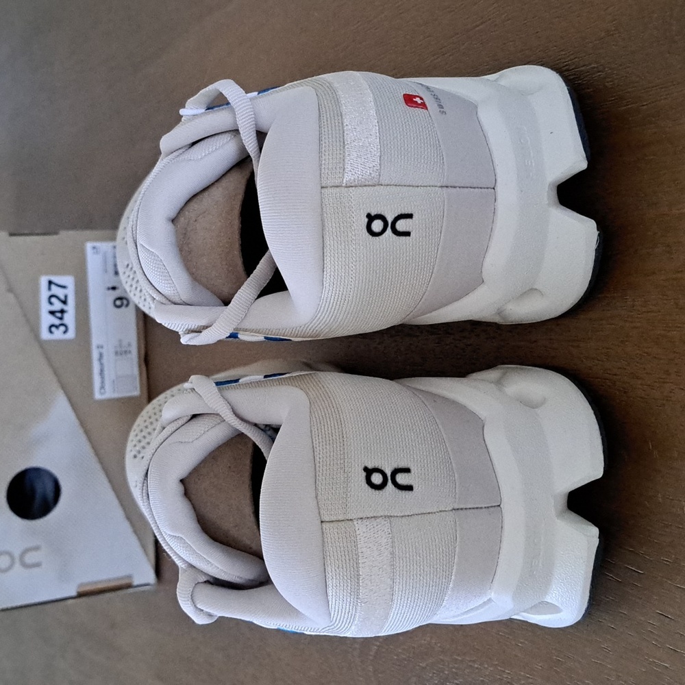On Cloudsurfer 2 - Color: Pearl / Ivory - Size: Women 9 - Picture 5 of 9